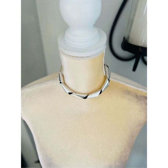 8 OTHER REASONS Twisted Collar Necklace, Silver, Rustic Style, NWT - Picture 10 of 16